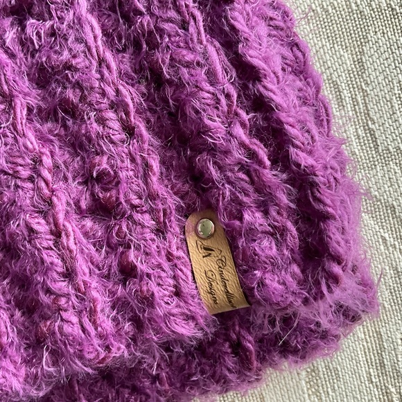 NWT Hand Crocheted Keyhole Winter Scarf - Plum ❄️ - Picture 5 of 5